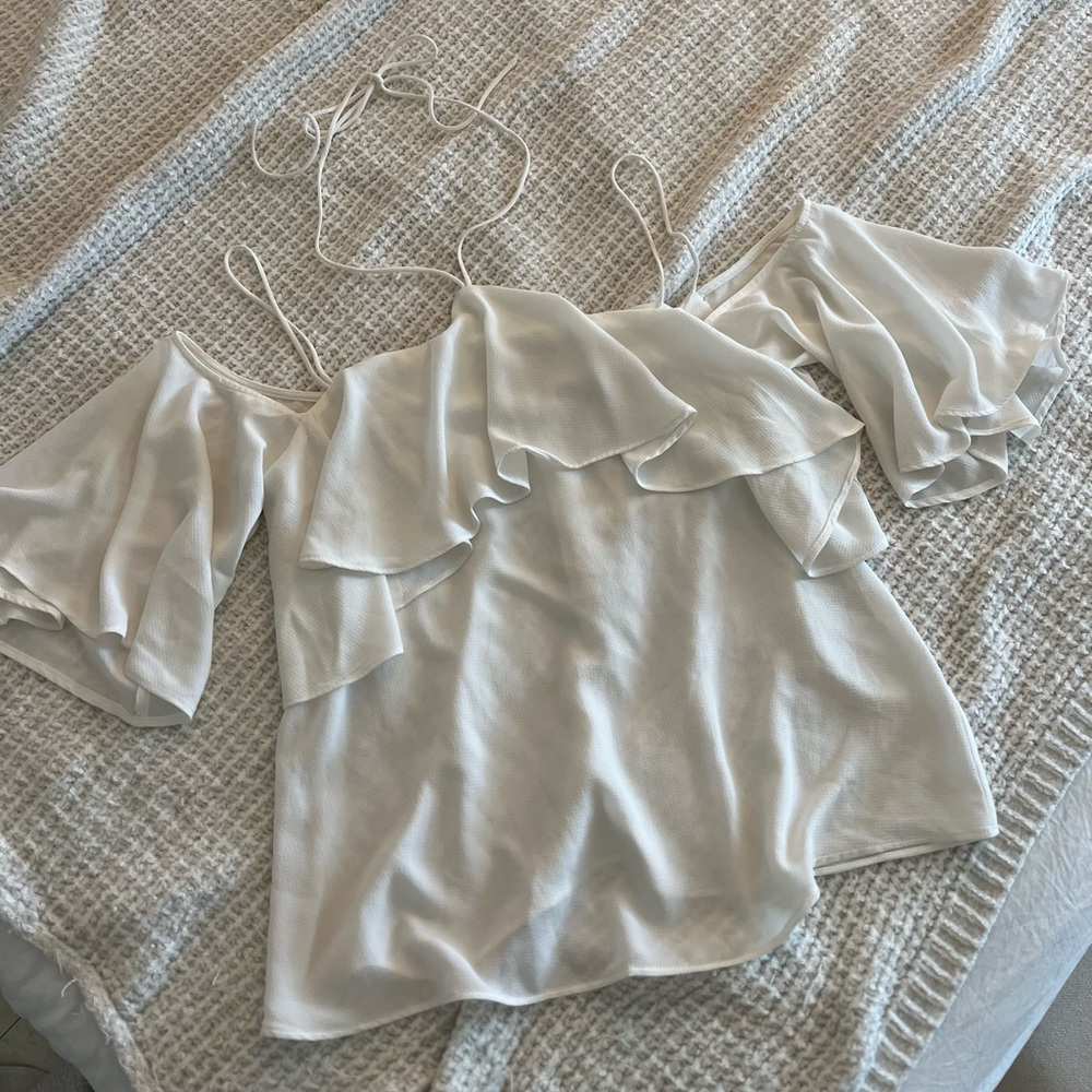 Essue White Flowy Top